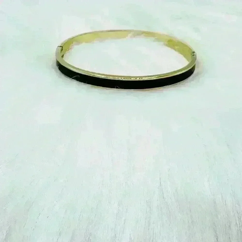 The Classic Style Bangle in Black